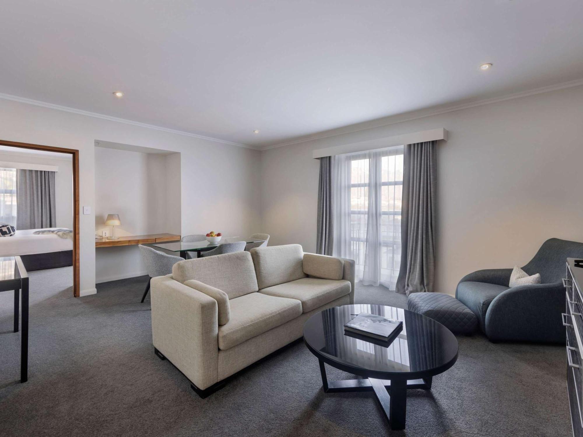 Sofitel & Hotel
