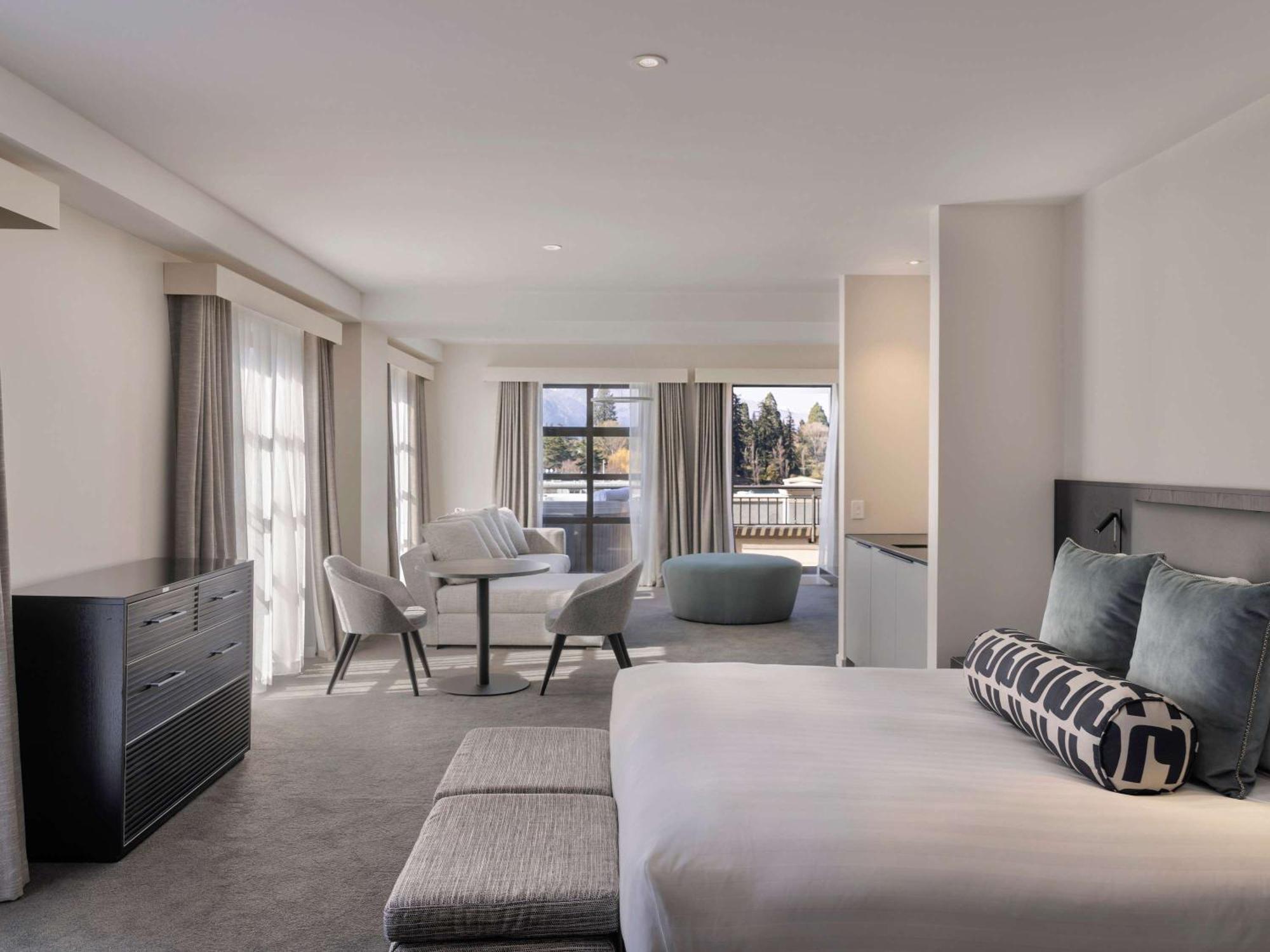 Hotel Sofitel &